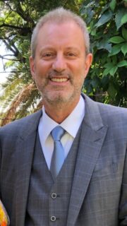 Dr Alan Sanua